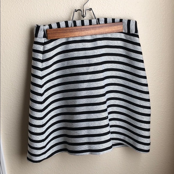 Crop top and mini skirt set - Picture 3 of 5